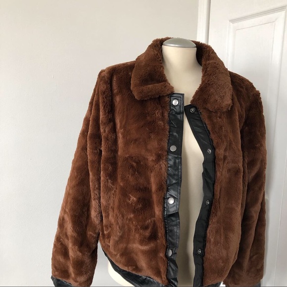 Faux fur coat - Picture 2 of 3